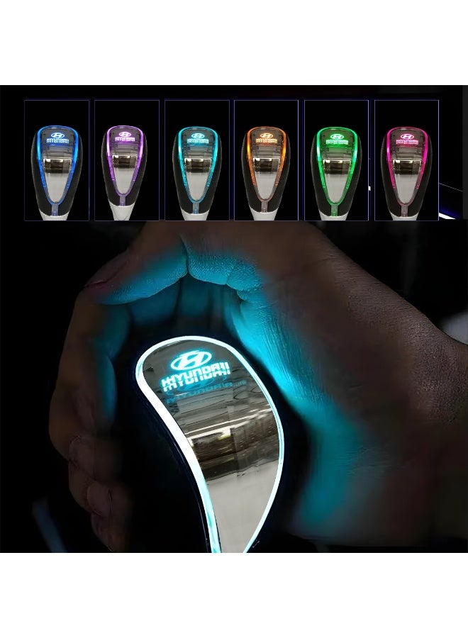 هيونداي مقبض ناقل حركة LED من هيونداي بسبعة ألوان، مزود بمستشعر لمس وإضاءة تلقائية متغيرة، تصميم رياضي، مناسب لجميع أنواع السيارات (يدوية وأوتوماتيكية)، يعمل بجهد 12 فولت عبر منفذ USB، إضاءة داخلية، تصميم أنيق من الجلد المقاوم للانزلاق مع لمسة نهائية من الكروم. - Image 3